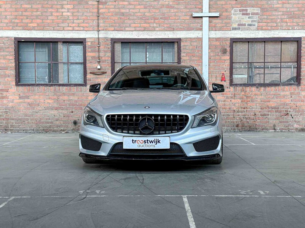 Mercedes-Benz CLA180 Prestige Comfort 122pk 2015 CLA-klasse, T-229-LT 
