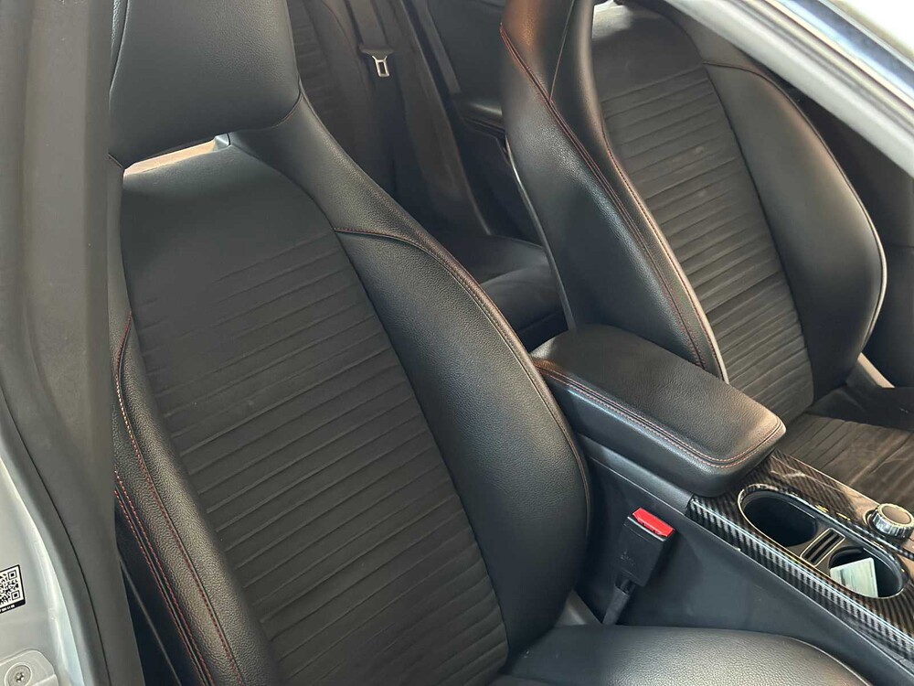 Mercedes-Benz CLA180 Prestige Comfort 122pk 2015 CLA-klasse, T-229-LT 