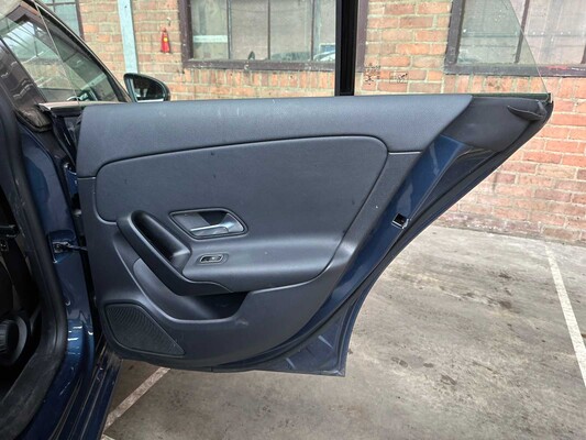 Mercedes-Benz CLA180 Business Solution CLA-Klasse Shooting Brake 136PS 2021 (Original-NL), K-844-HV