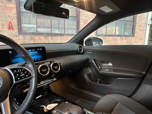 Mercedes-Benz CLA180 Business Solution CLA-Klasse Shooting Brake 136PS 2021 (Original-NL), K-844-HV