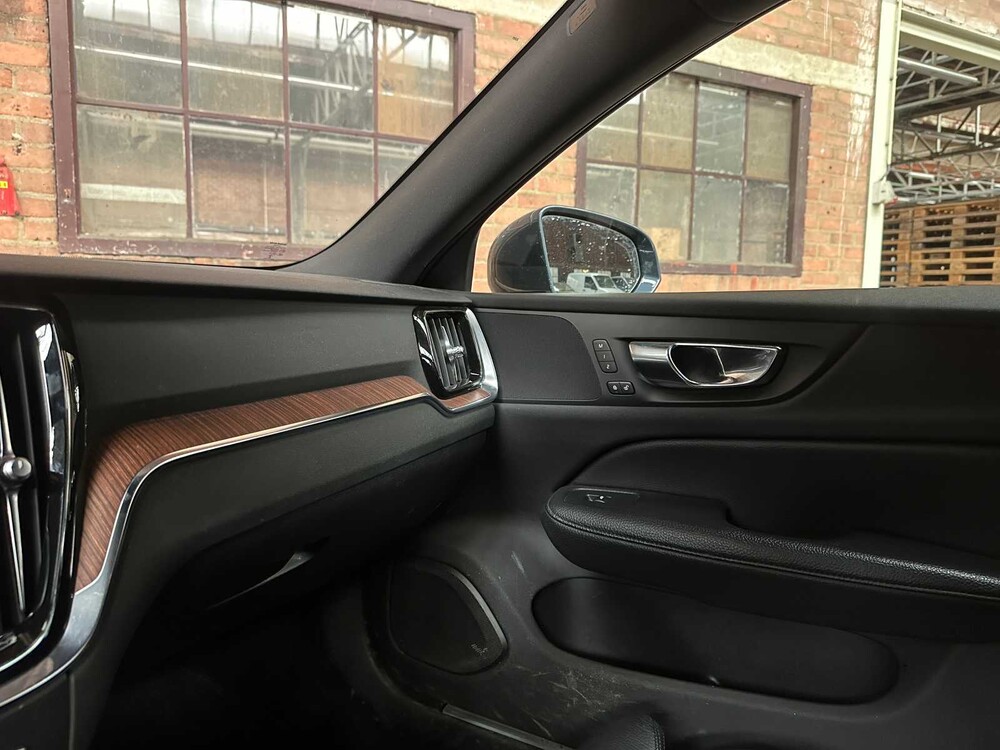 Volvo V60 2.0 T6 Twin Engine AWD Inscription 253hp 2020 (Original-NL), H-630-LN