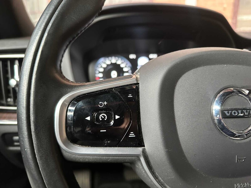 Volvo V60 2.0 T6 Twin Engine AWD Inscription 253hp 2020 (Original-NL), H-630-LN