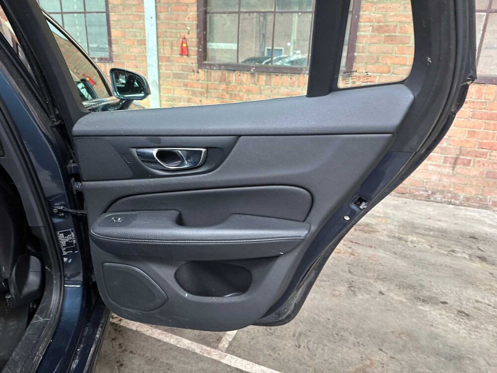 Volvo V60 2.0 T6 Twin Engine AWD Inscription 253hp 2020 (Original-NL), H-630-LN