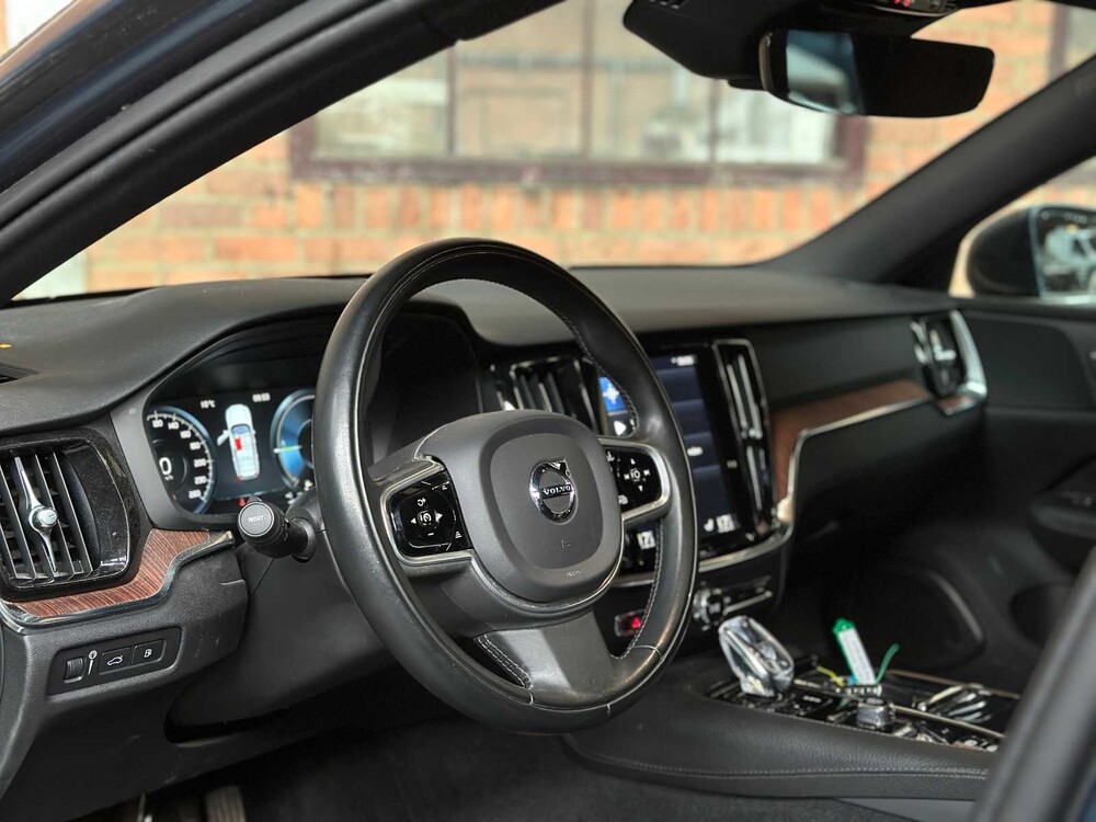 Volvo V60 2.0 T6 Twin Engine AWD Inscription 253hp 2020 (Original-NL), H-630-LN