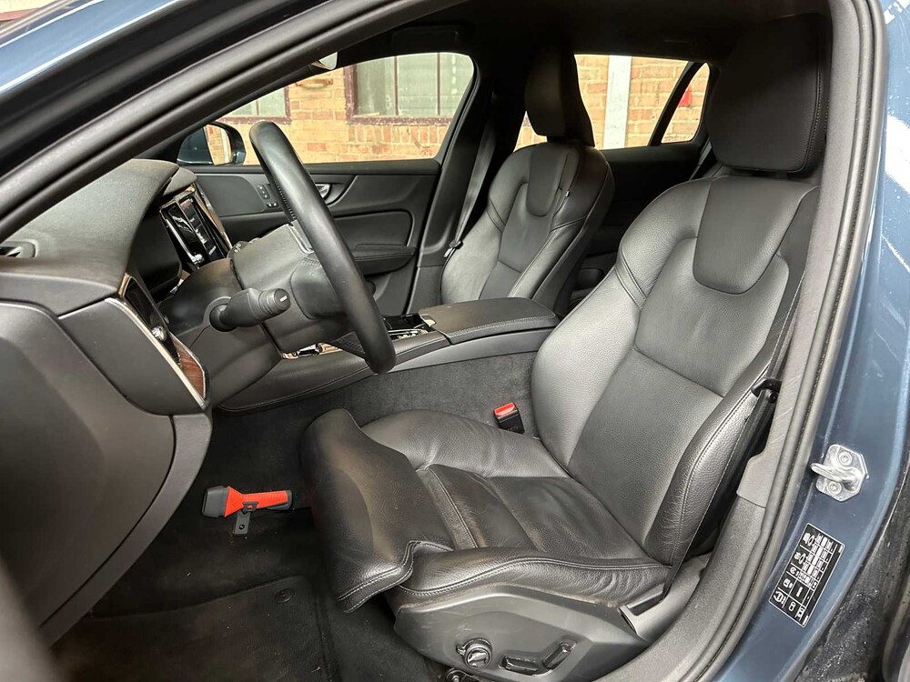 Volvo V60 2.0 T6 Twin Engine AWD Inscription 253hp 2020 (Original-NL), H-630-LN