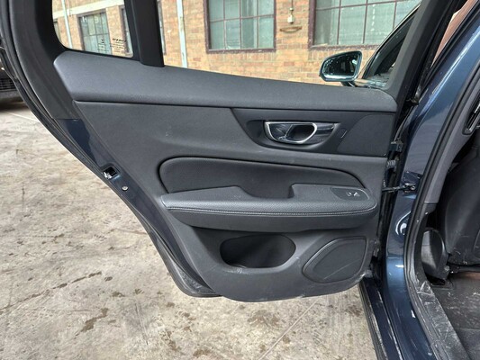 Volvo V60 2.0 T6 Twin Engine AWD Inscription 253hp 2020 (Original-NL), H-630-LN