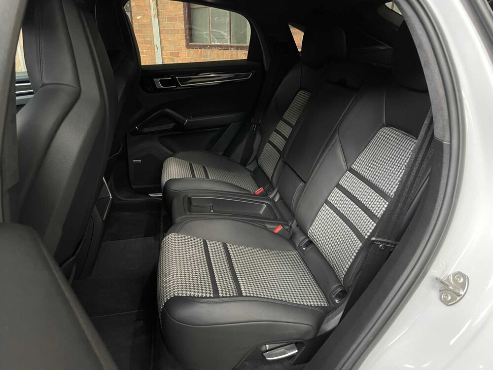 Porsche Cayenne Coupe 3.0 V6 340pk 2019 (Sport Chrono & Sport Design)