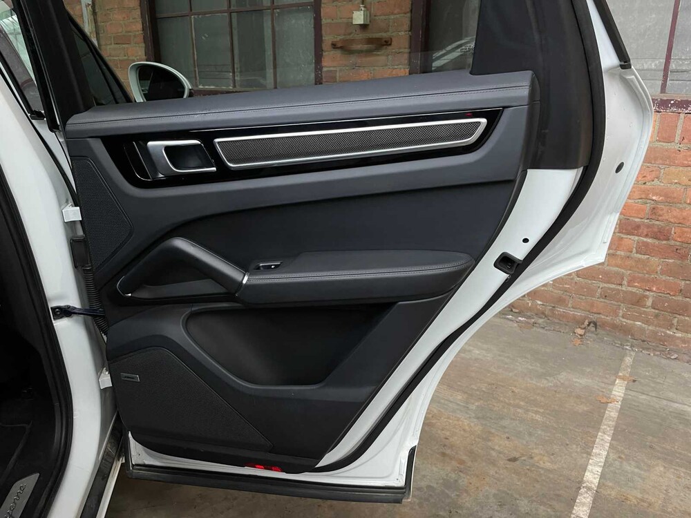 Porsche Cayenne Coupe 3.0 V6 340pk 2019 (Sport Chrono & Sport Design)