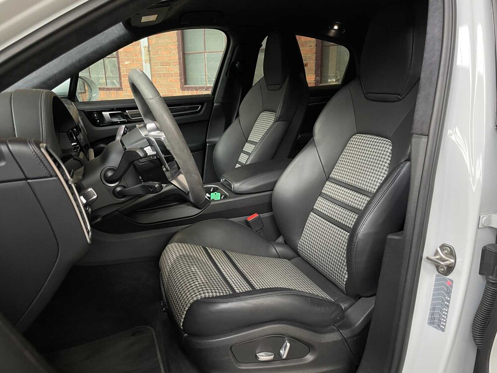 Porsche Cayenne Coupe 3.0 V6 340pk 2019 (Sport Chrono & Sport Design)