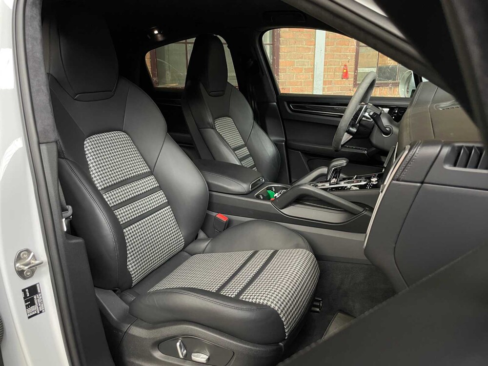 Porsche Cayenne Coupe 3.0 V6 340pk 2019 (Sport Chrono & Sport Design)