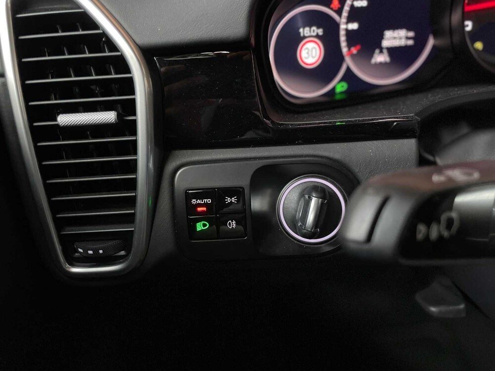 Porsche Cayenne Coupe 3.0 V6 340pk 2019 (Sport Chrono & Sport Design)