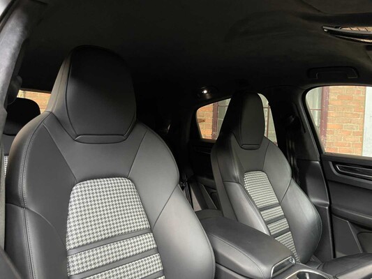 Porsche Cayenne Coupe 3.0 V6 340PS 2019 (Sport Chrono & Sport Design)