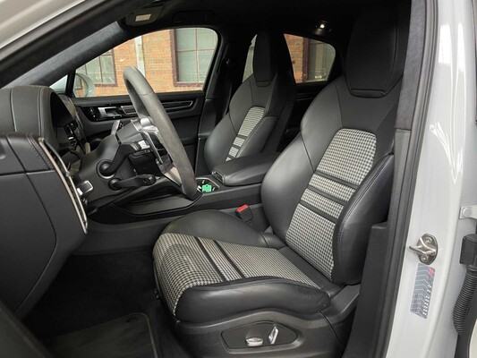 Porsche Cayenne Coupe 3.0 V6 340PS 2019 (Sport Chrono & Sport Design)