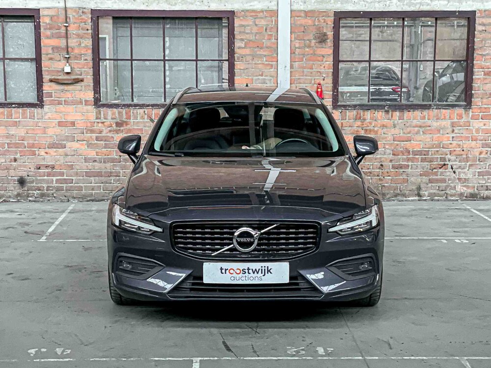 Volvo V60 2.0 B4 R-Design 197pk 2021, T-835-RK