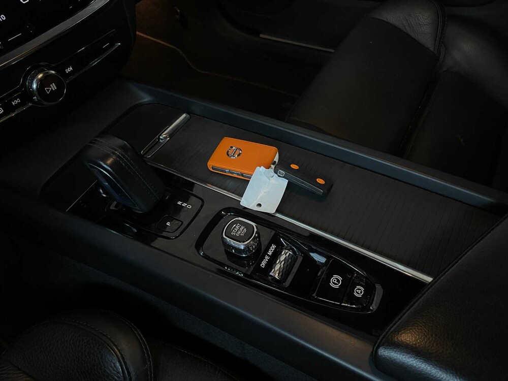 Volvo V60 2.0 B4 R-Design 197pk 2021, T-835-RK