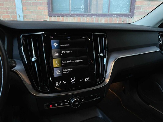 Volvo V60 2.0 B4 R-Design 197PS 2021, T-835-RK