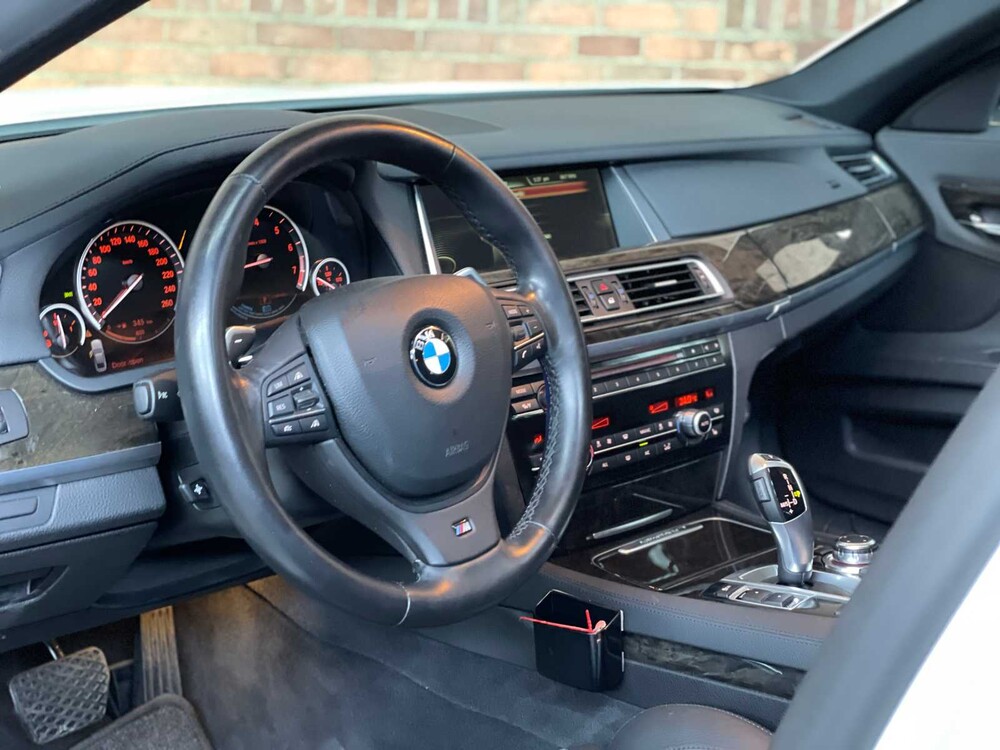 BMW ActiveHybrid7 M-Sport 3.0 L6 354pk 2014 7-serie 