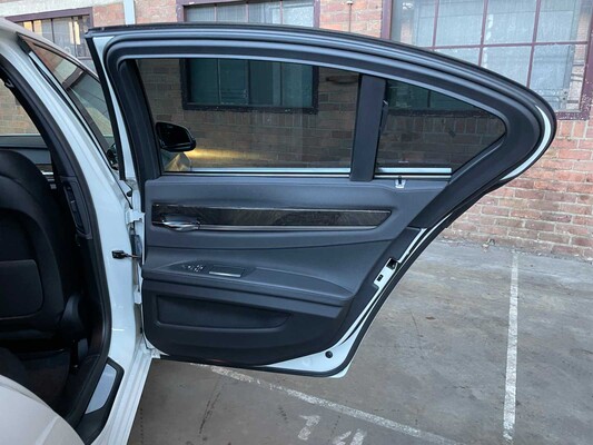 BMW ActiveHybrid7 M-Sport 3.0 L6 354PS 2014 7er