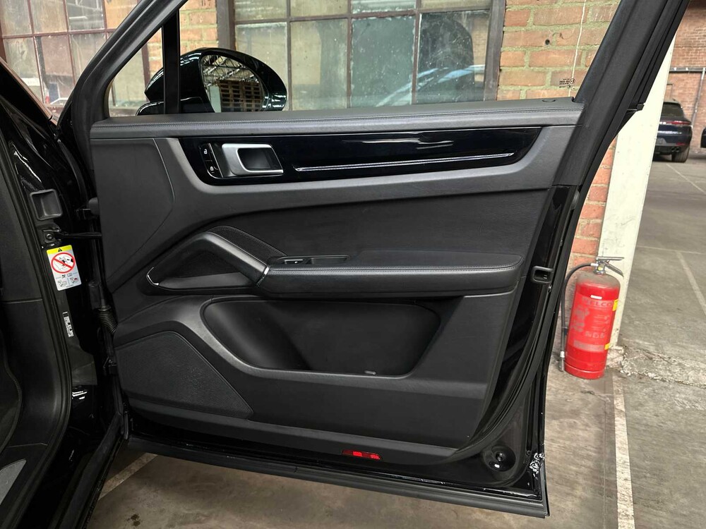 Porsche Cayenne Coupe 3.0 V6 340pk 2020 (Sport Design & Sport Chrono)