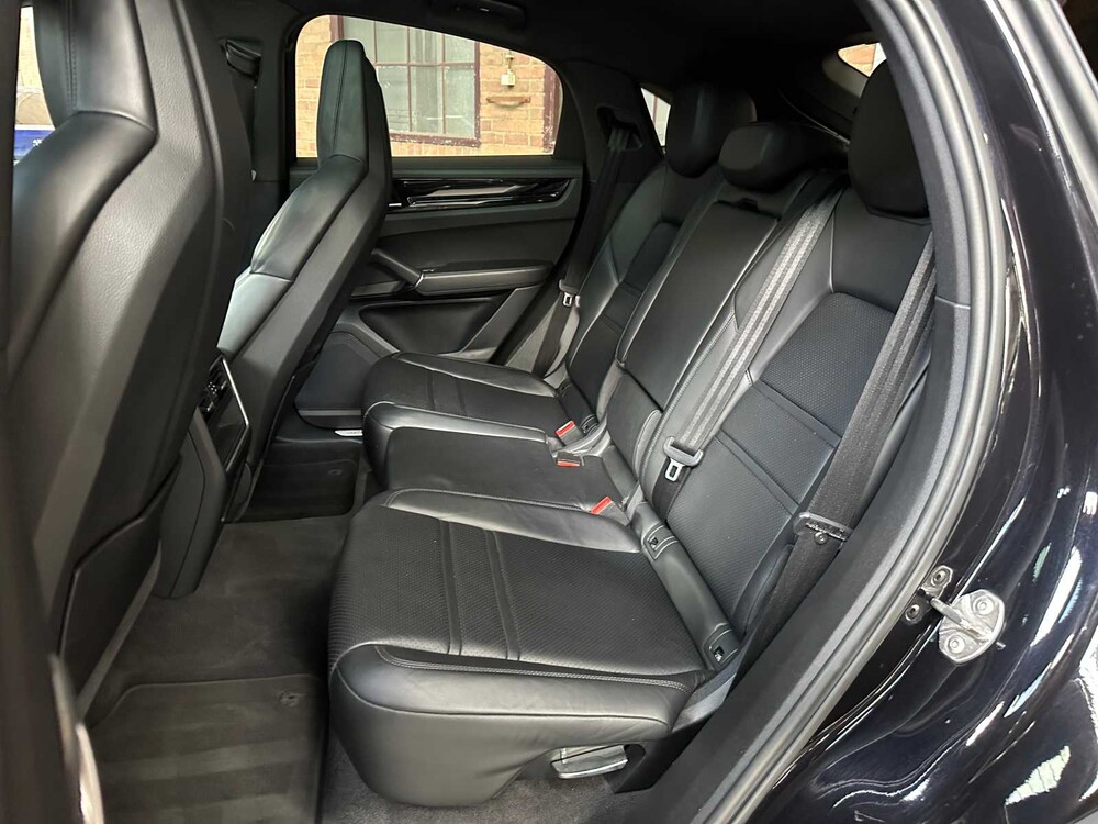 Porsche Cayenne Coupe 3.0 V6 340pk 2020 (Sport Design & Sport Chrono)