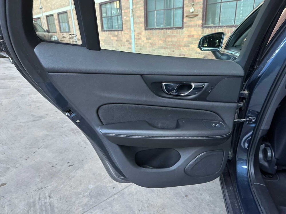 Volvo V60 2.0 T6 Twin Engine AWD Momentum Pro 253PS 2020, H-754-FN