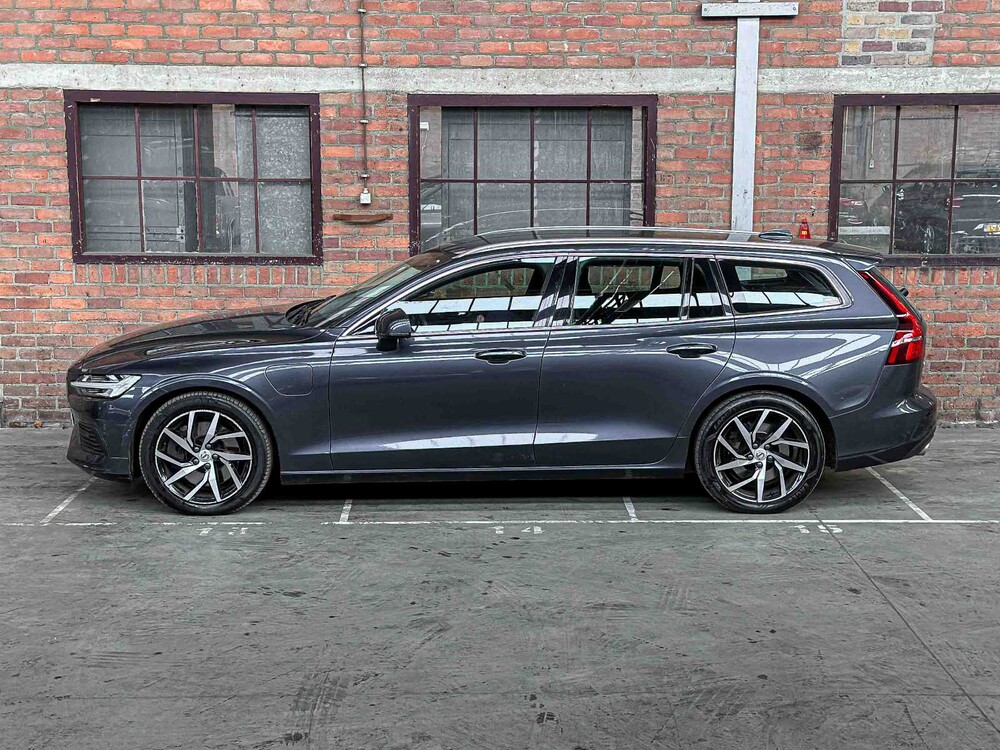Volvo V60 2.0 T6 Twin Engine AWD Momentum Pro 253PS 2020, H-754-FN