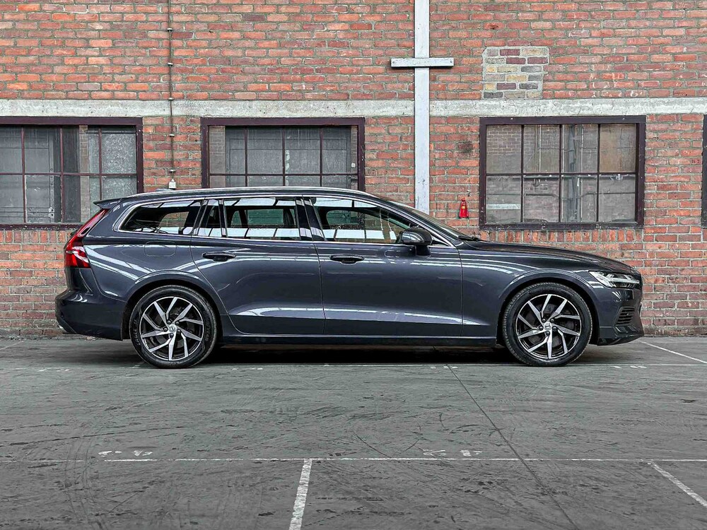 Volvo V60 2.0 T6 Twin Engine AWD Momentum Pro 253PS 2020, H-754-FN
