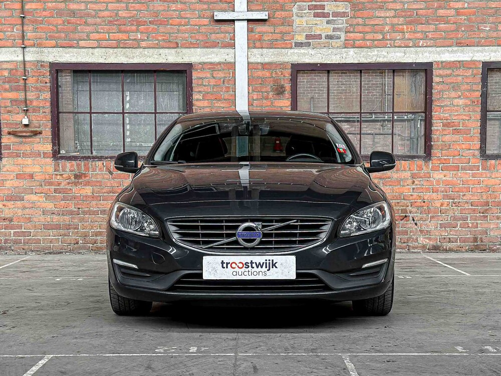Volvo V60 2.4 D6 Twin Engine Momentum 220hp 2015, HN-681-H