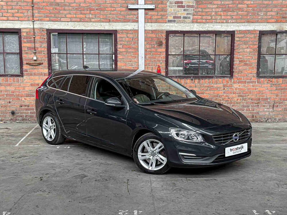 Volvo V60 2.4 D6 Twin Engine Momentum 220hp 2015, HN-681-H