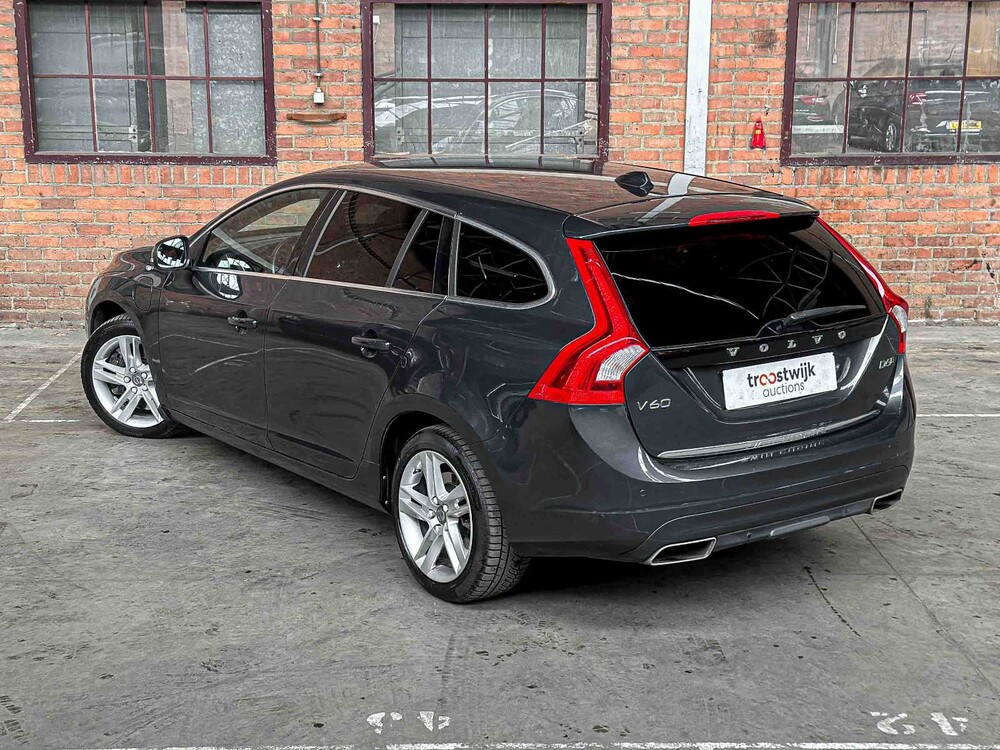 Volvo V60 2.4 D6 Twin Engine Momentum 220hp 2015, HN-681-H