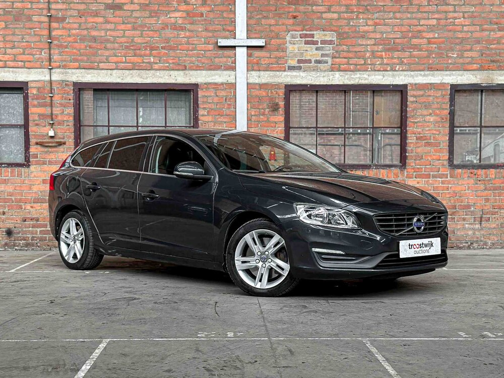 Volvo V60 2.4 D6 Twin Engine Momentum 220hp 2015, HN-681-H