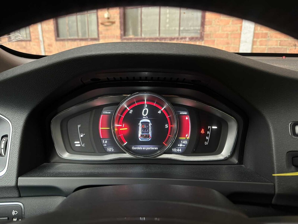 Volvo V60 2.4 D6 Twin Engine Momentum 220hp 2015, HN-681-H