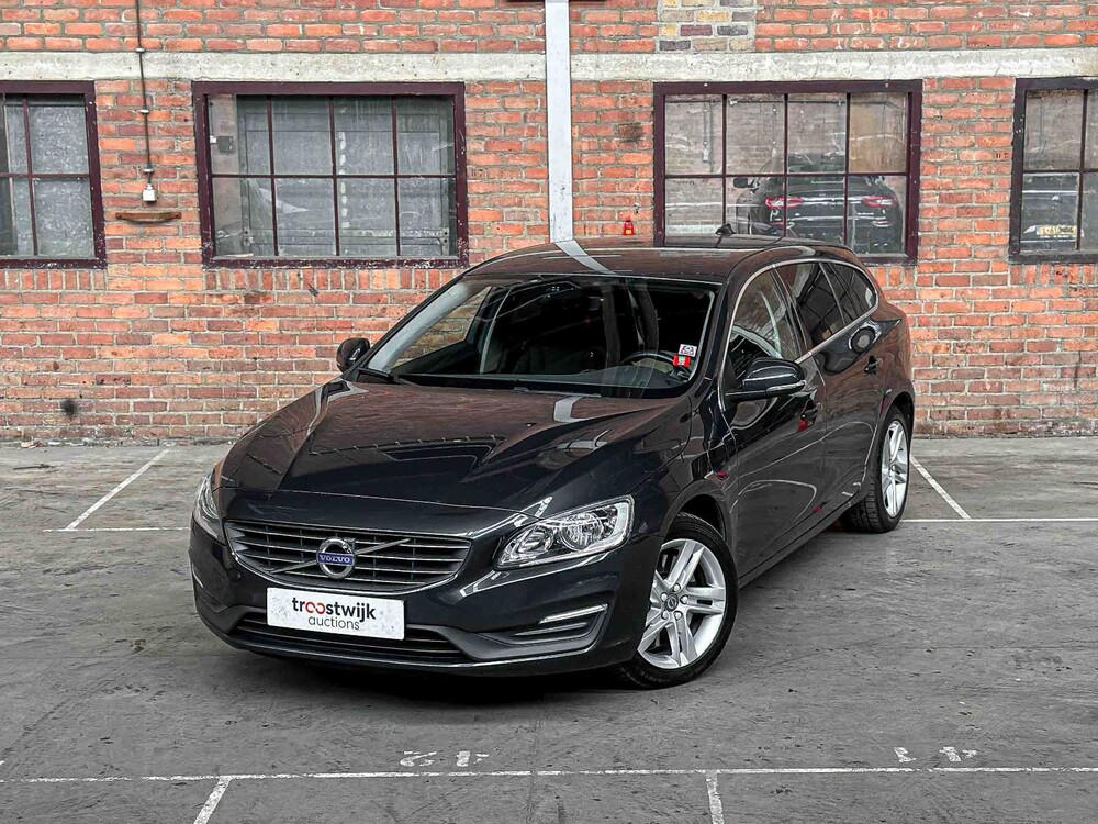 Volvo V60 2.4 D6 Twin Engine Momentum 220hp 2015, HN-681-H