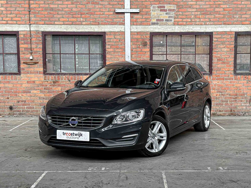 Volvo V60 2.4 D6 Twin Engine Momentum 220hp 2015, HN-681-H