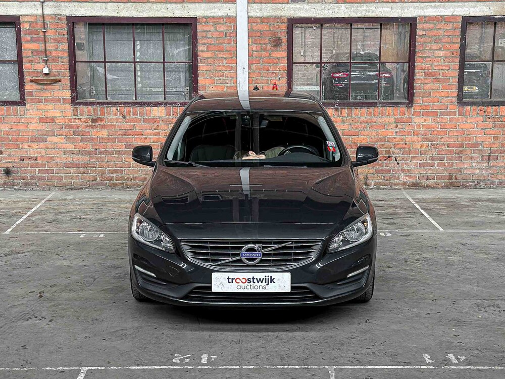 Volvo V60 2.4 D6 Twin Engine Momentum 220hp 2015, HN-681-H