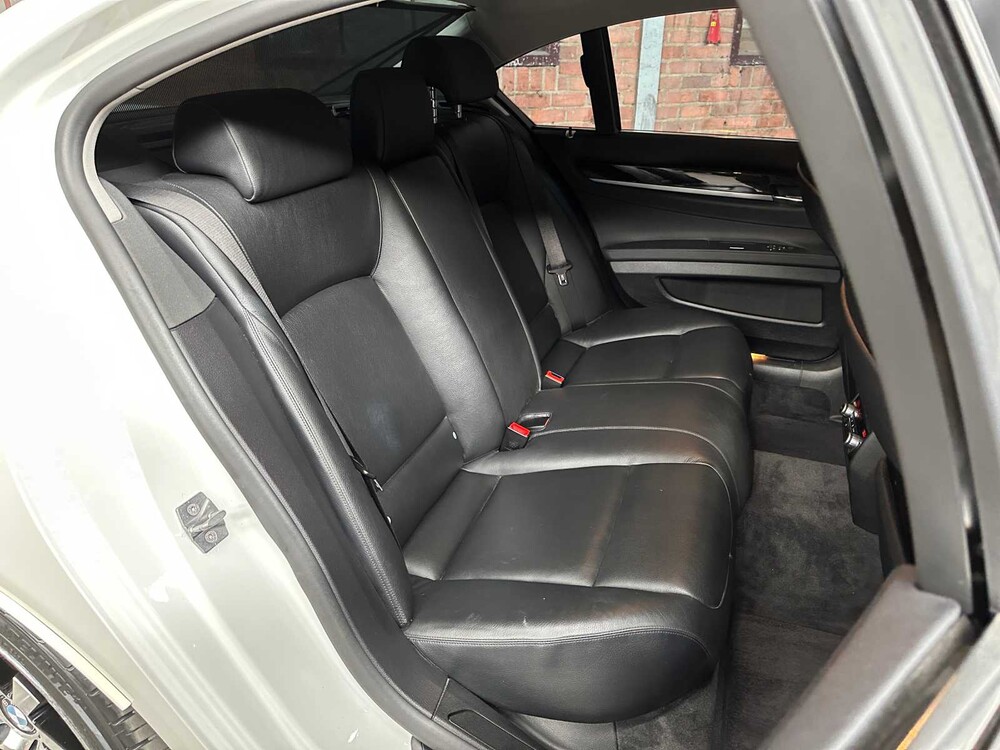 BMW ActiveHybrid7 F04 4.4 V8 465pk 2011