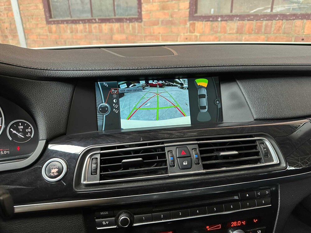 BMW ActiveHybrid7 F04 4.4 V8 465pk 2011