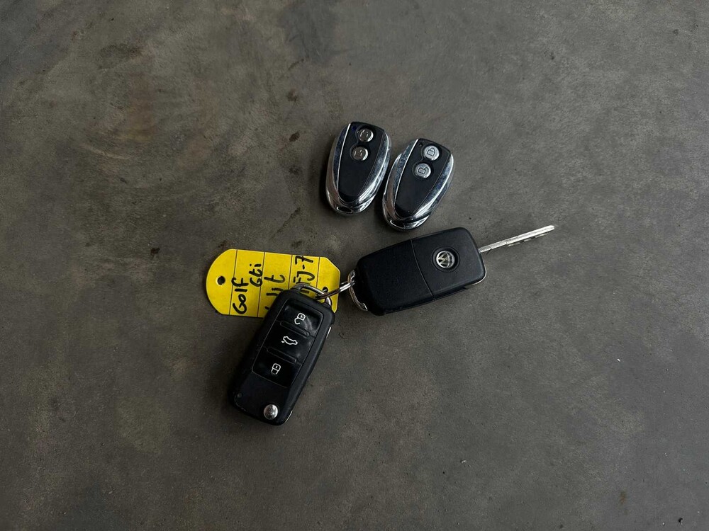 Volkswagen Golf GTI 2.0 211pk 2011, 13-PFJ-7