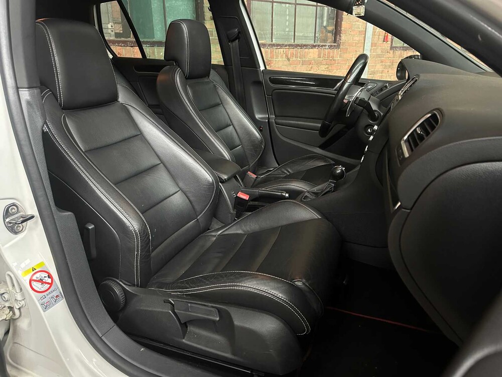 Volkswagen Golf GTI 2.0 211pk 2011, 13-PFJ-7