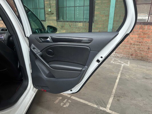 Volkswagen Golf GTI 2.0 211PS 2011, 13-PFJ-7