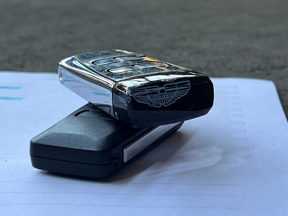 Aston Martin V8 Vantage N420 4.7 V8 2011 -CARBON-