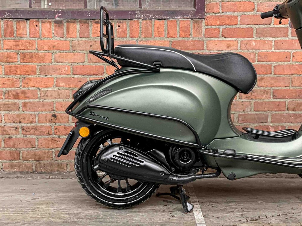 Vespa Sprint 4T 49cc (CUSTOM) Piaggio 2017, DJT-60-K Scooter