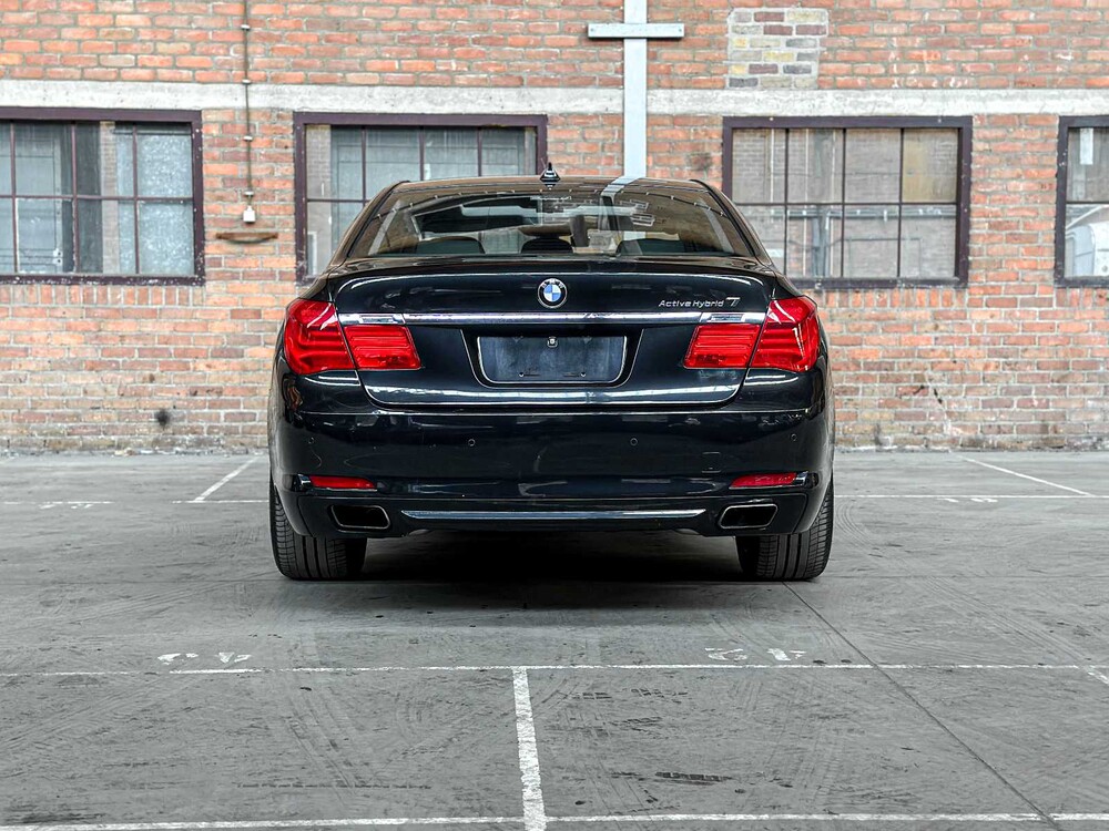 BMW ActiveHybrid7 F04 4.4 V8 465pk 2011