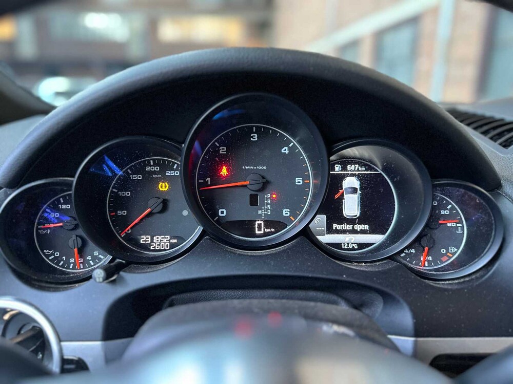 Porsche Cayenne 3.0 D V6 Platinum Edition (FACELIFT) 239hp 2017, G-774-RB