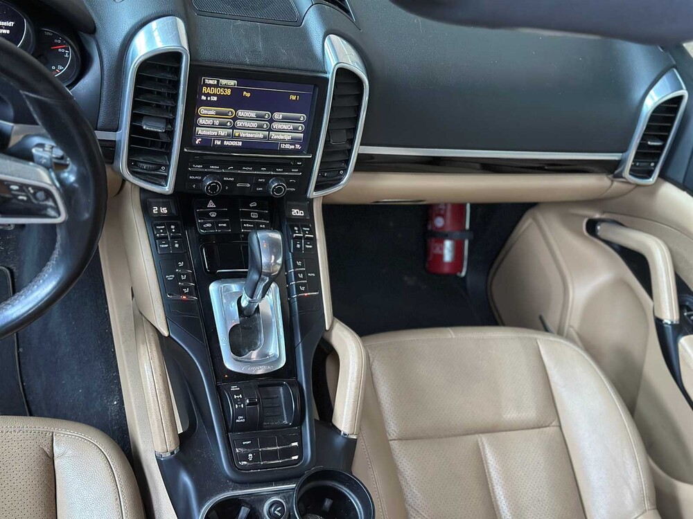 Porsche Cayenne 3.0 D V6 Platinum Edition (FACELIFT) 239hp 2017, G-774-RB