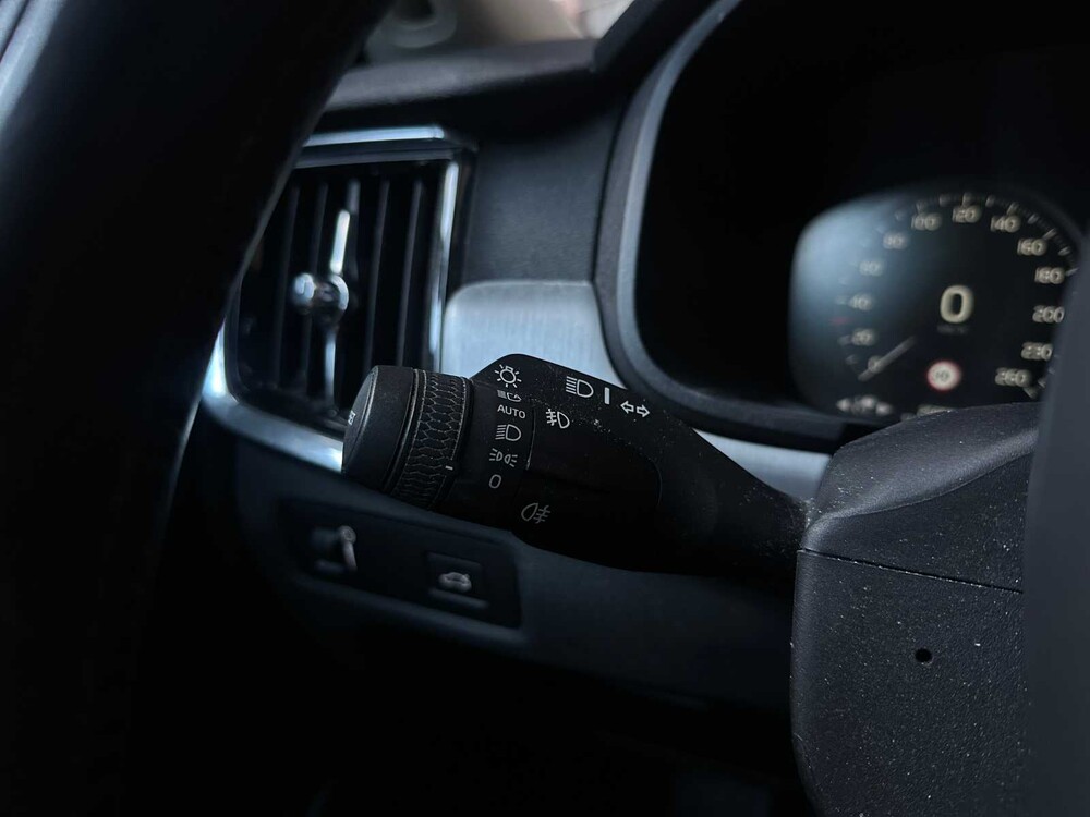 Volvo V90 2.0 T4 Momentum Pro 190hp 2019, XX-067-J