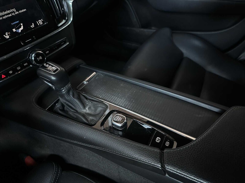 Volvo V90 2.0 T4 Momentum Pro 190hp 2019, XX-067-J