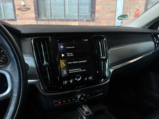 Volvo V90 2.0 T4 Momentum Pro 190PS 2019, XX-067-J