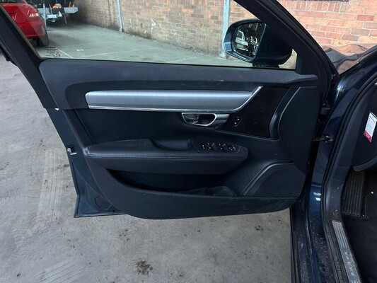 Volvo V90 2.0 T4 Momentum Pro 190PS 2019, XX-067-J