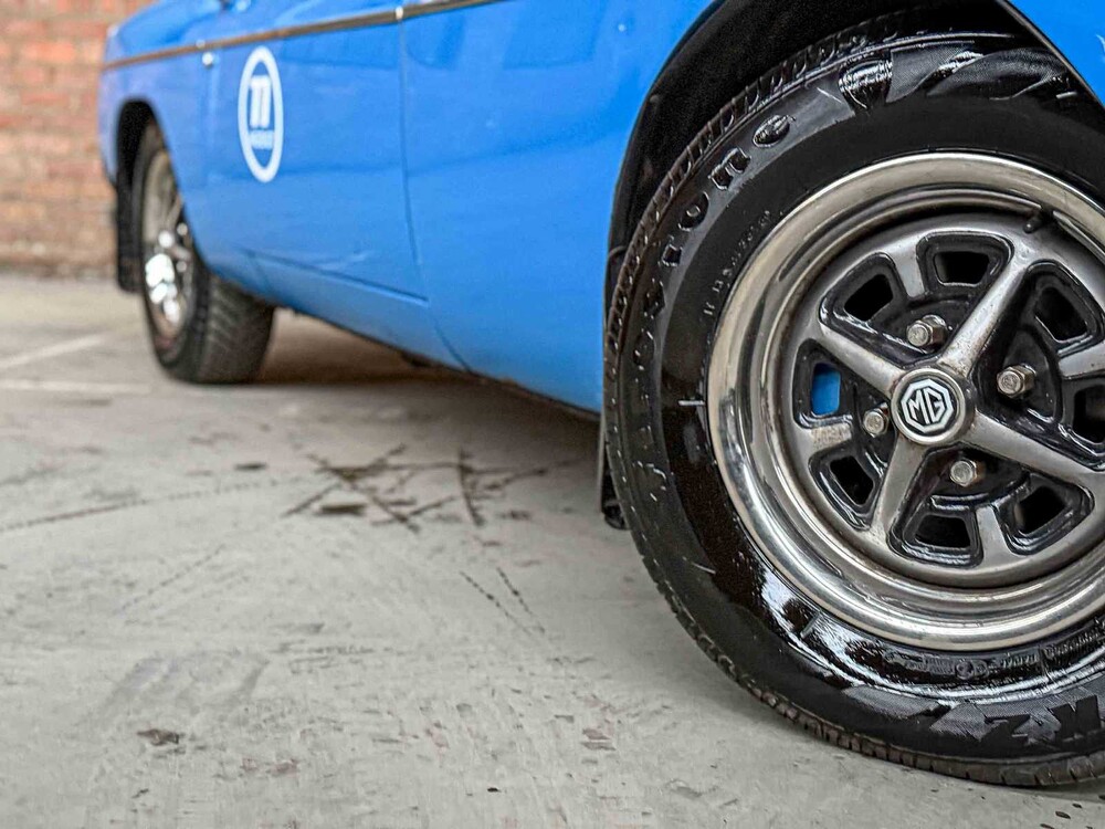 MGB GT Coupe 1.8 95hp 1977 MG B-Type, 65-YB-39 Classic Car